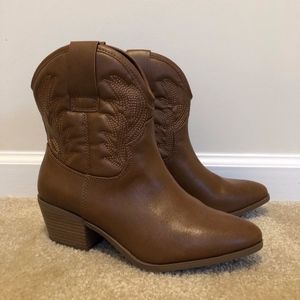 Dalia Western Boots - Universal Thread